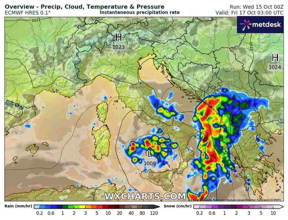 Nagłe oberwanie chmury zaleje domy na południu Europy. Spadnie 240 litrów wody na m2 ziemi w rejonie niżu. Ulewy przyniosą powodzie błyskawiczne
