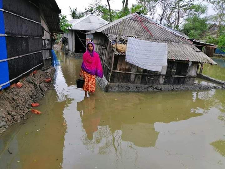 Cyklon Amphan Indie Bangladesz skutki żywiołu straty pomoc dla ludności