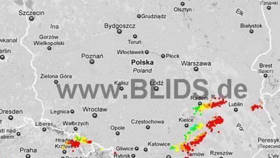 Pogoda. Burze nad Polską 13 kwietnia 2020. Najwięcej zjawisk w województwach południowo wschodnich. Uwaga na silny wiatr, lokalnie możliwy grad