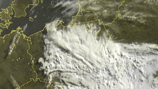 Pogoda na dziś 24 czerwca. W pasie środkowym Polski możliwe opady i lokalne burze. Temperatura zróżnicowana