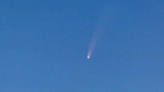 Kometa C/2020 F3 NEOWISE widoczna w Polsce (zdjęcia). Gdzie można zobaczyć, o której godzinie obserwować?