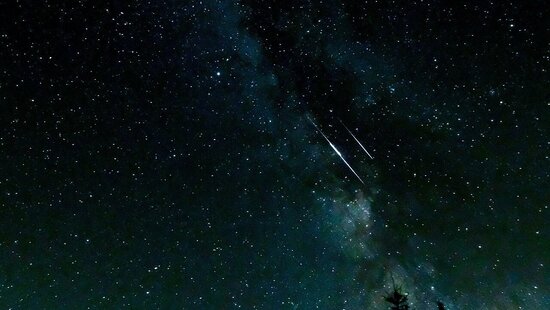 Noc Perseidów 2020. Kiedy i gdzie obserwować spadające gwiazdy nazywane deszczem Perseidów