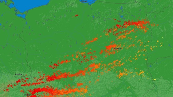 Blisko 600 interwencji strażaków, 1 ofiara śmiertelna i 2 osoby ranne, to skutki silnych burz w Polsce