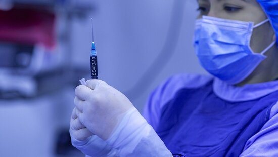 Szczepionka na koronawirusa SarsCov2 - Covid-19 trafi do Polski. Na rynku w 2021 roku pojawi się około 20 mln szczepionek