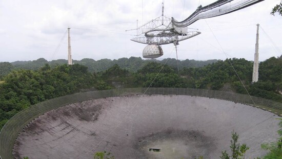 Radioteleskop Arecibo w Portoryko po 57 latach przechodzi do historii. Wysłał wiadmość zawierającą informacje na temat życia na Ziemi