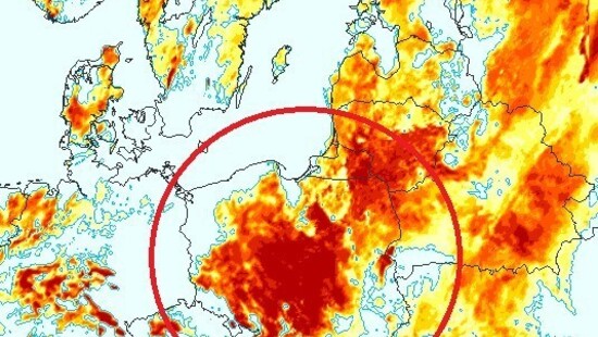 Pogoda. Prognoza na noc sylwestrową z 31 grudnia na 1 stycznia 2021. Deszcz ze śniegiem na południowym wschodzie, gęsta mgła 