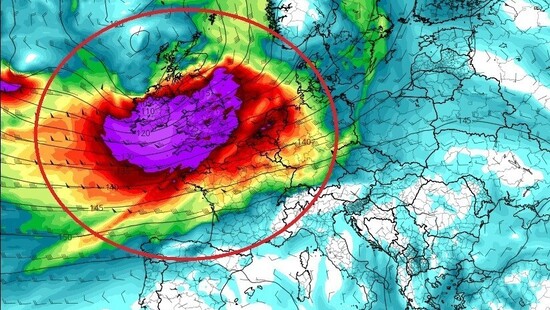 Wichura uderzy w Europie. Wiatr rozpędzi się do 150 km/h