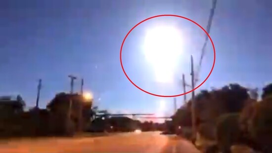 Jasny meteor będący fragmentem asteroidy przeciął niebo nad Florydą. Noc zamieniła się w dzień
