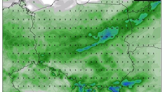 Pogoda na 7 maja 2021. Przelotny deszcz i popołudniowe burze w Polsce. Wysoko w górach śnieg, temperatura o ponad 10 stopni niższa od normy