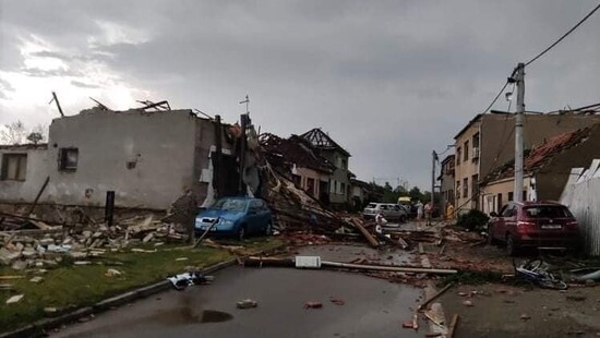Potężne tornado w Czechach. Krajobraz jak po wybuchu bomby. Zginęło co najmniej 5 osób