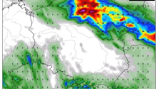 Pogoda na 2 lipca 2021. Intensywny deszcz na północy, możliwe podtopienia. Burze tylko punktowo