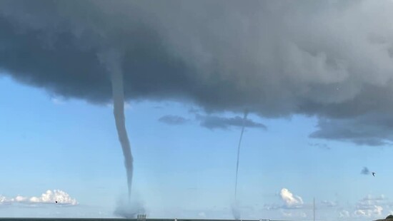 Liczne trąby wodne nad Bałtykiem. Miejscami dwie blisko siebie. To nie zdarza się często