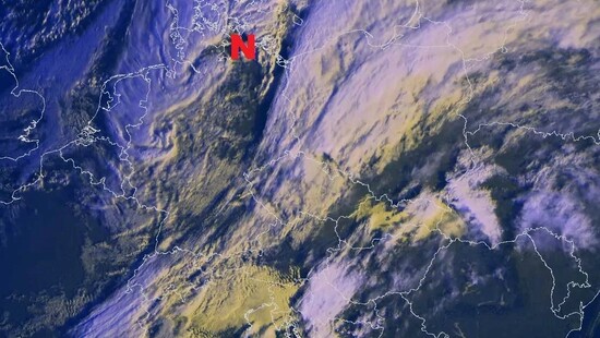 Niszcząca wichura z Niemiec zbliża się do Polski. Wiatr osiągnie 100 km/h. Przejdą burze