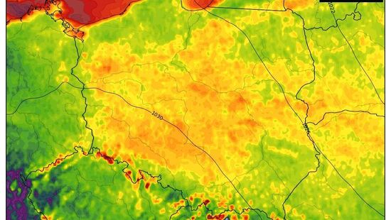 Pogoda na 23 października 2021. Silny wiatr w Polsce. Miejscami przelotny deszcz, będą chwile ze słońcem