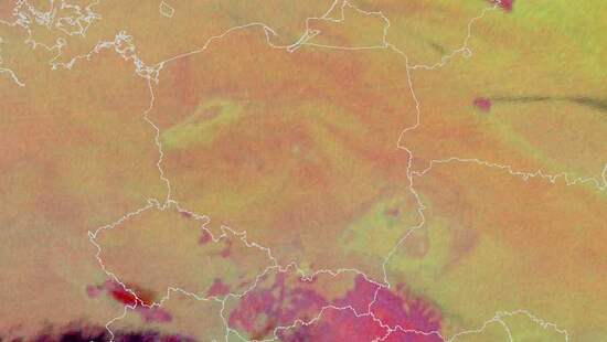 Pogoda na 15 listopada 2021. Zgniły wyż w Polsce nie odpuszcza. Lokalny deszcz lub mżawka