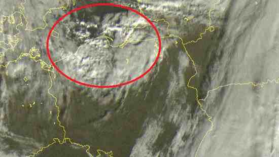 Burze śnieżne w Polsce. Przynoszą intensywne opady śniegu i pogarszają warunki drogowe na północy