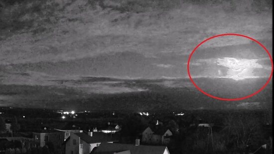 Jasny bolid rozświetlił niebo nad Polską. Nagranie ujawnia miejsce eksplozji meteoru