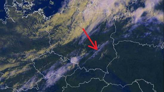 Wichury i burze przejdą przez Polskę. Front chłodny sunie na południowy wschód. Wydano alerty pogodowe