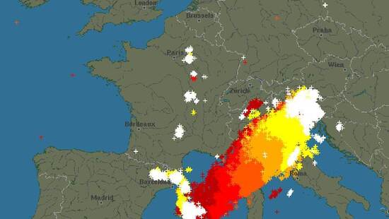 Potężne burze na południu Europy. Wiatr przekroczył 220 km/h. Wydano najwyższy stopień alertu