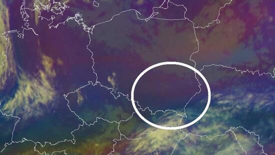 Przymrozki w nocy pojawią się w Polsce. Temperatura spadnie do -3 stopni. W tych regionach będziemy skrobać szyby