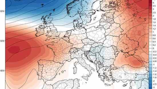 Najnowsza pogoda na listopad 2022 zaskakuje. Dodatnią anomalię temperatury przerwą przymrozki. Wiemy, kiedy spadnie pierwszy śnieg