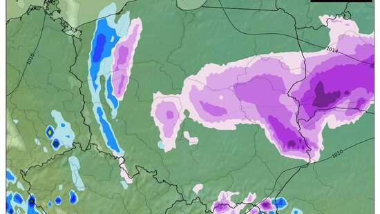 Pogoda na 24 listopada 2022. Śnieżyca i mróz w Polsce. W tych regionach przechodzi front i psuje warunki na drogach