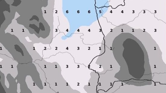 Spadnie 7 cm śniegu. Śnieżyca wkroczy do Polski. W tych regionach warunki na drogach będą trudne