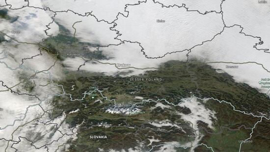 Antycyklon miesza w pogodzie. Satelita ujawnił wyjątkowe regiony w Polsce. Zobacz, gdzie ustąpił stratus