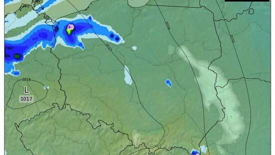 Pogoda na 5 grudnia 2022. Płytki niż w rejonie Polski. Miejscami deszcz i śnieg, lokalnie opady marznące powodujące gołoledź