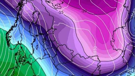 Potężny mróz blisko Polski. Temperatura poniżej -30 stopni. Mroźna i śnieżna zima sunie ze wschodu