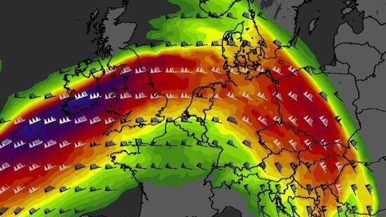 Silne wichury przejdą przez Polskę. Wiatr przekroczy 100 km/h. Zagrożenie sprowadzi głęboki cyklon
