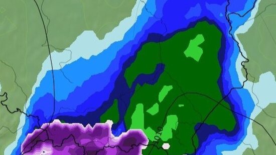 Ulewa nadciągnie z południa. Spadnie ponad 40 litrów wody. Śnieżyce będą na południu Polski