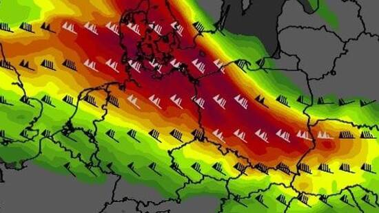 Będą niszczące wichury. Nadciągnie ogromny cyklon. Wiemy, kiedy wiatr w Polsce spowoduje straty
