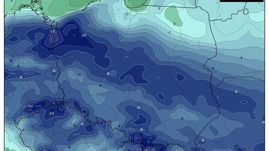 Niebieskie kolory na mapach. Mróz w Polsce szybko nie ustąpi. Temperatura już spadła do -11 stopni