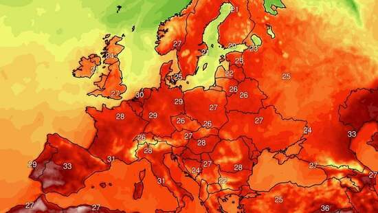 Pogoda długoterminowa na 16 dni. Burze z ulewami przyniosą podtopienia i zalania. Górny niż z kroplą chłodu namiesza