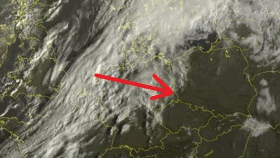 Wichury uderzą w Polsce. Nocne burze pojawią się na froncie szkwałowym. To będą skutki przechodzenia cyklonu