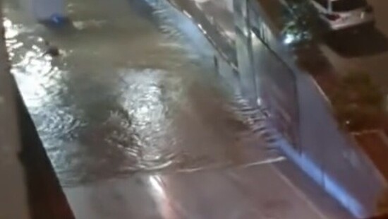 Oberwanie chmury w godzinę zalało tunel drogowy. Spadło ponad 60 litrów wody. Żywioł zaskoczył kierowców
