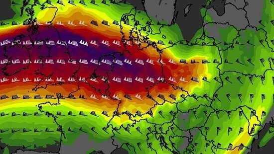 Wichury przechodzą przez Polskę. Huraganowy wiatr sięga blisko 170 km/h. Coraz więcej domów bez prądu 
