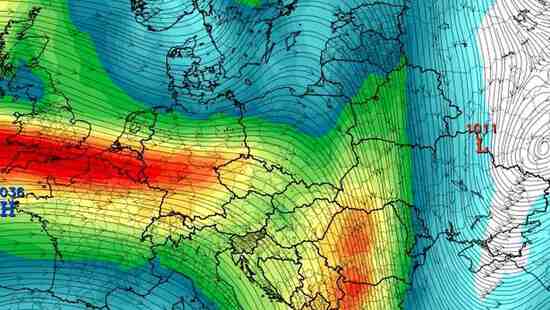 Wypełniający się cyklon przyniesie kolejne wichury. Wiatr w Polsce przekroczy 100 km/h. Przejdzie aktywny front