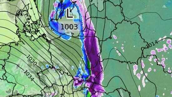 Śnieżny front przejdzie przez Polskę. Śnieżyca przyniesie nawet 20 cm śniegu. W tych regionach będą zamiecie i problemy na drogach 