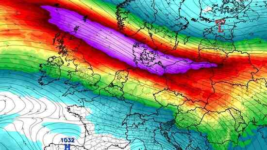 Kilka wichur przejdzie przez Polskę. Wiatr przekroczy 100 km/h. Załamanie pogody rozpocznie cyklon Małgorzata