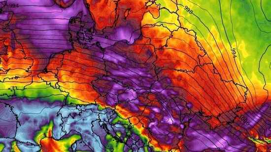 Nurkujący cyklon sprowadzi wichury. Wiatr w Polsce przekroczy 100 km/h. To będzie silne załamanie pogody