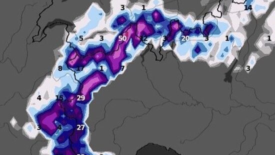 Przejdą nagłe śnieżyce. Powiew zimy przyniesie 30 cm śniegu. Zawieje i zamiecie zakorkują drogi
