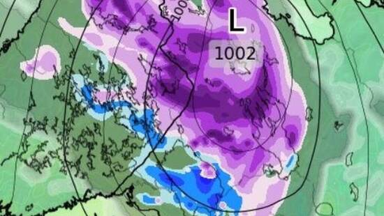 Nagłe śnieżyce zasypią drogi. Spadnie 20 cm śniegu. Nawrót zimy ściągnie zawieje i zamiecie