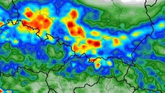 Nagłe ulewy zaleją domy. W oberwaniu chmury spadnie do 100 litrów wody. Będą powodzie błyskawiczne