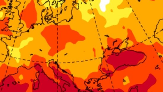 Jest nowa pogoda na jesień. Dłuższy upał, czy wczesny mróz i śnieg? Prognozy są wyraźne