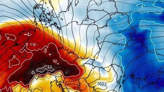 Nadciągnie aktywny front ciepły. Śnieżyce zmienią się w marznący deszcz. Drogi i chodniki pokryje lód