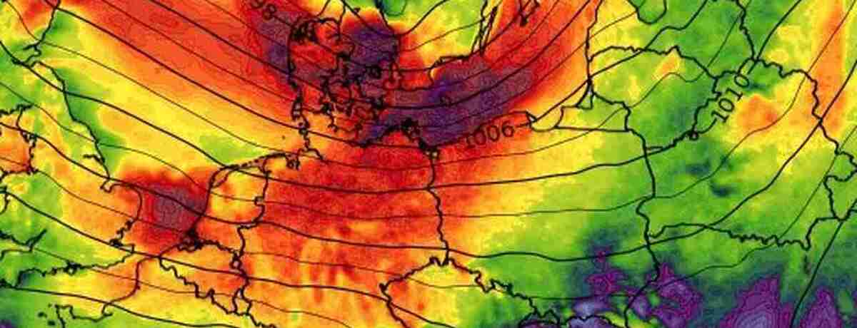 Nasuną się silne wichury. Wiatr sięgnie 100 km/h. Cyklon przejdzie na północy i odetnie prąd