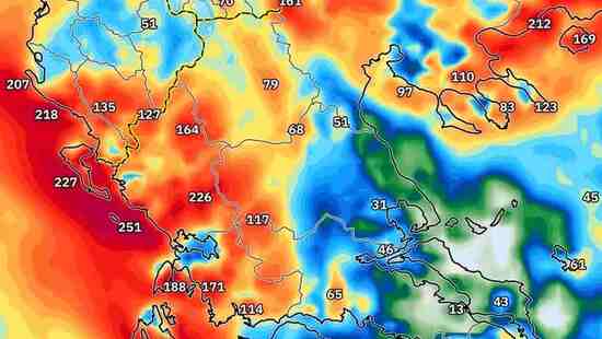 Silne ulewy szybko zaleją domy. Spadnie 260 litrów wody. Będą oberwania chmury i powodzie