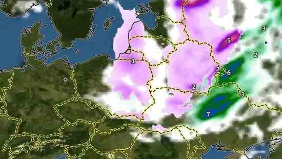 Śnieżyce nadciągną z północy. Przejdą burze śnieżne. W tych regionach spadnie śnieg